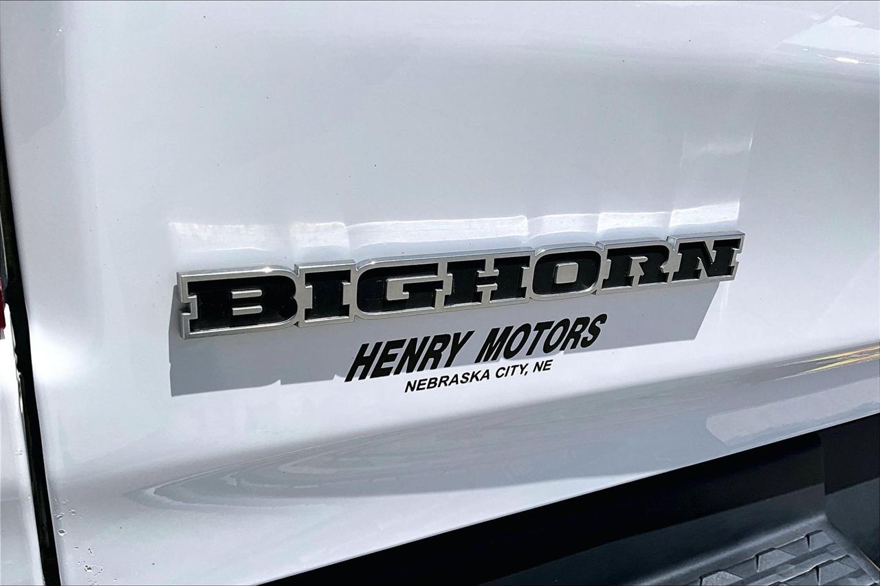 RAM 1500 Big Horn 4x4 Crew Cab 5'7" Box 2023