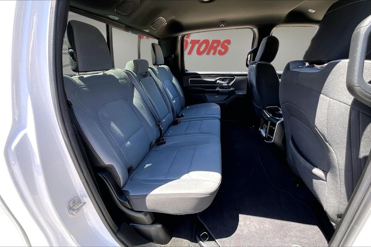 RAM 1500 Big Horn 4x4 Crew Cab 5'7" Box 2023