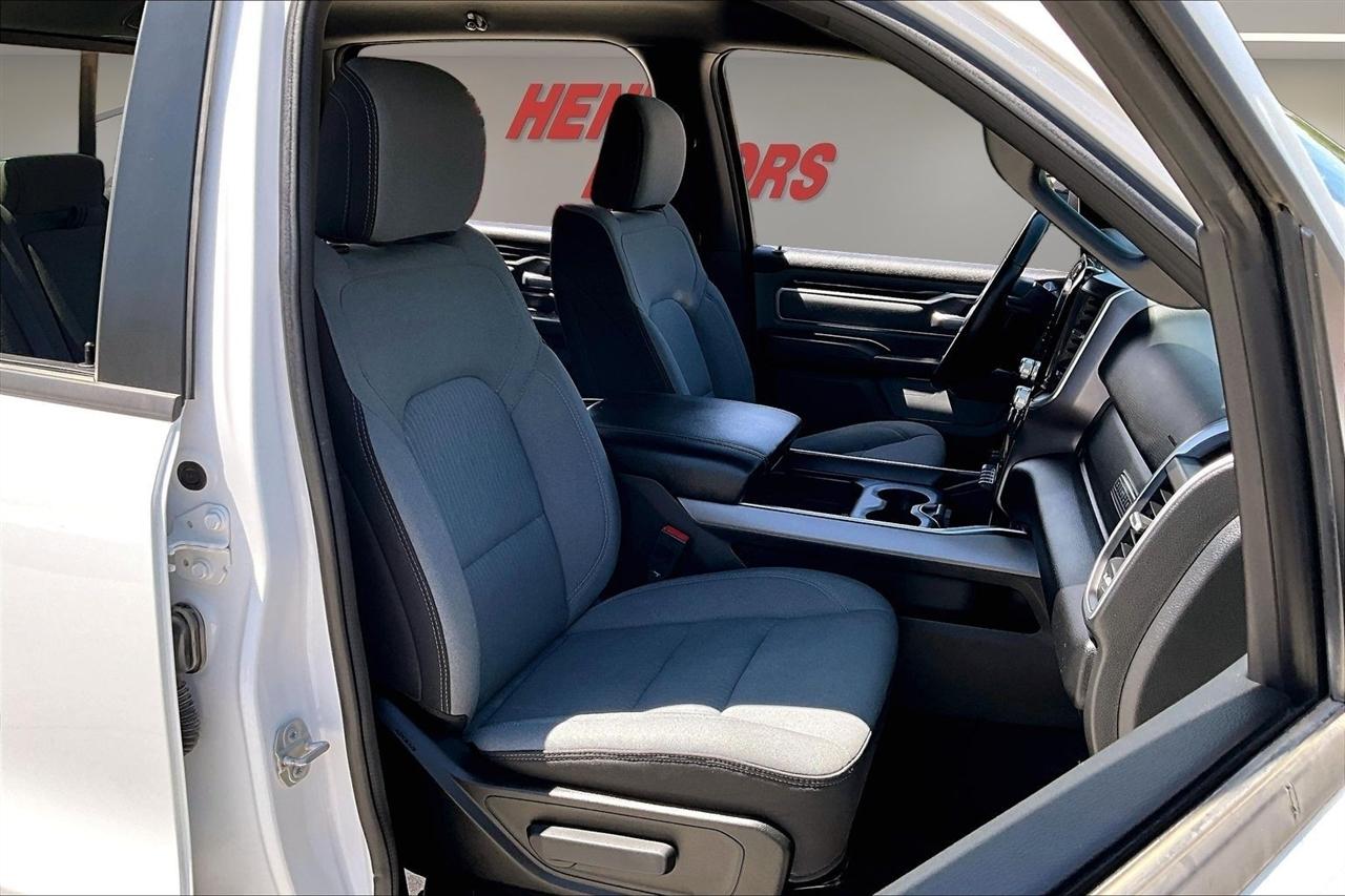 RAM 1500 Big Horn 4x4 Crew Cab 5'7" Box 2023