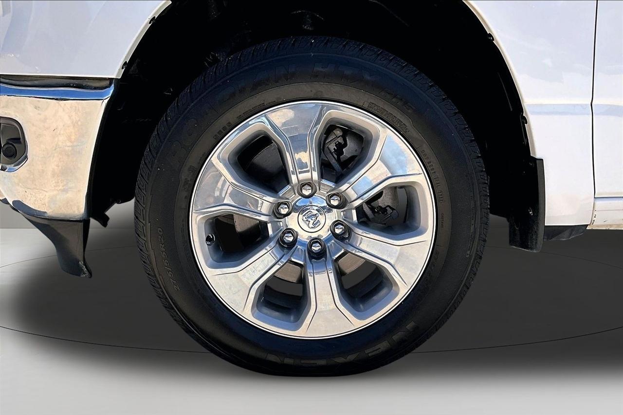 RAM 1500 Big Horn 4x4 Crew Cab 5'7" Box 2023