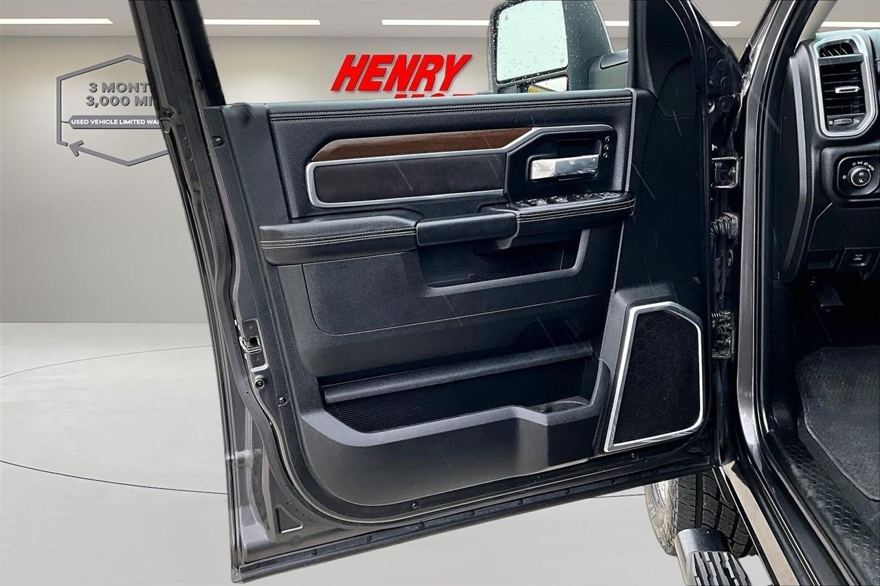 RAM 2500 Laramie 4x4 Crew Cab 6'4" Box 2023