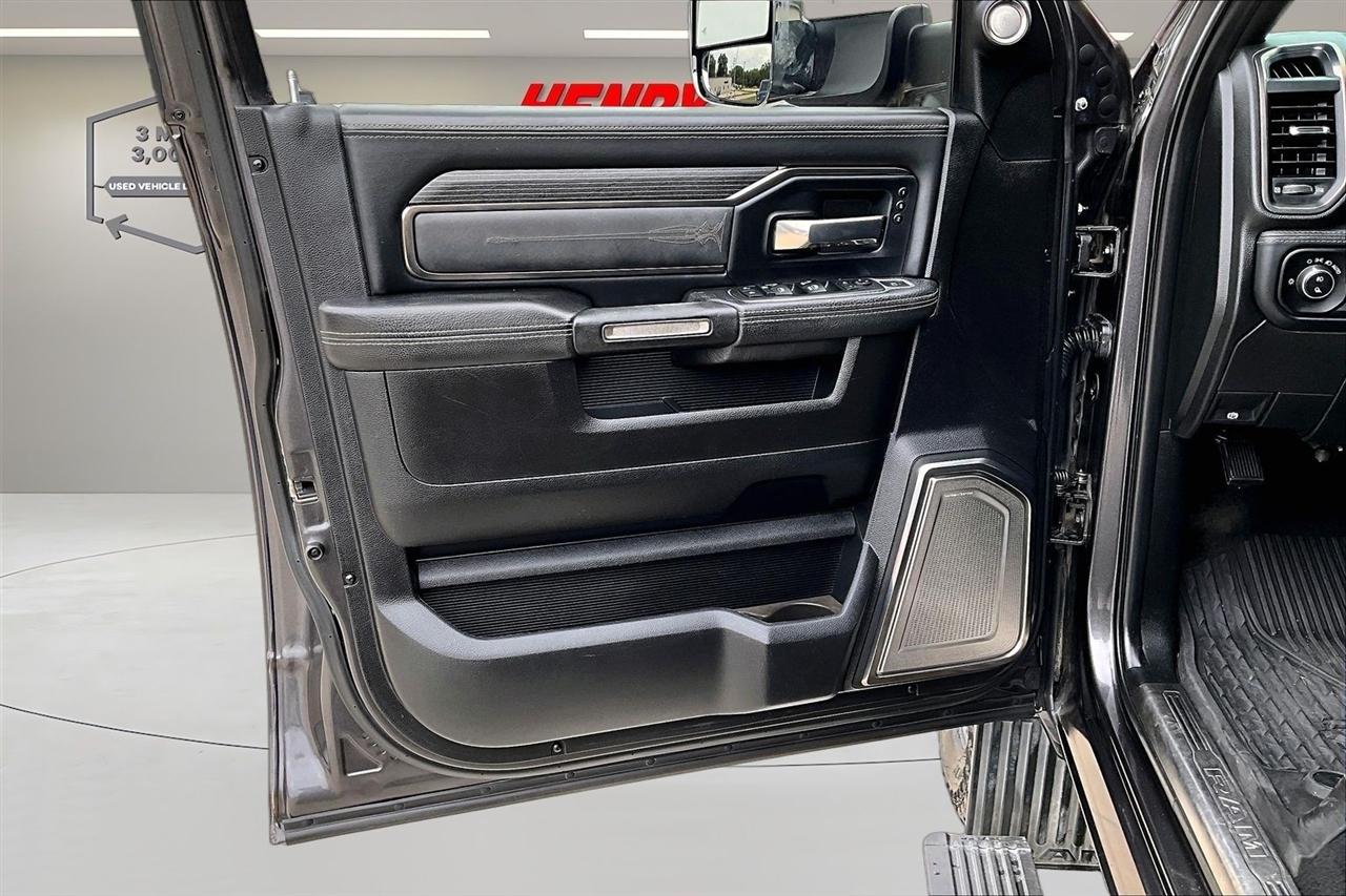 RAM 3500 Limited 4x4 Crew Cab 6'4" Box 2019