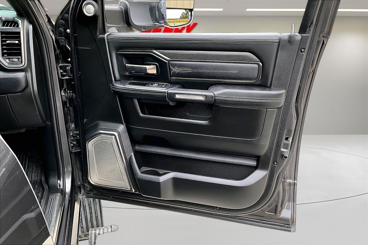 RAM 3500 Limited 4x4 Crew Cab 6'4" Box 2019
