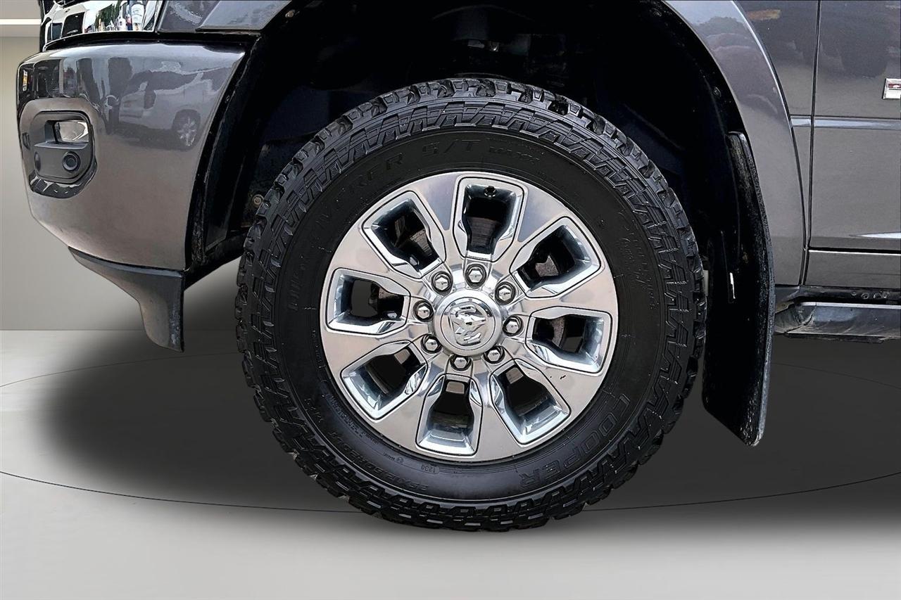RAM 3500 Limited 4x4 Crew Cab 6'4" Box 2019
