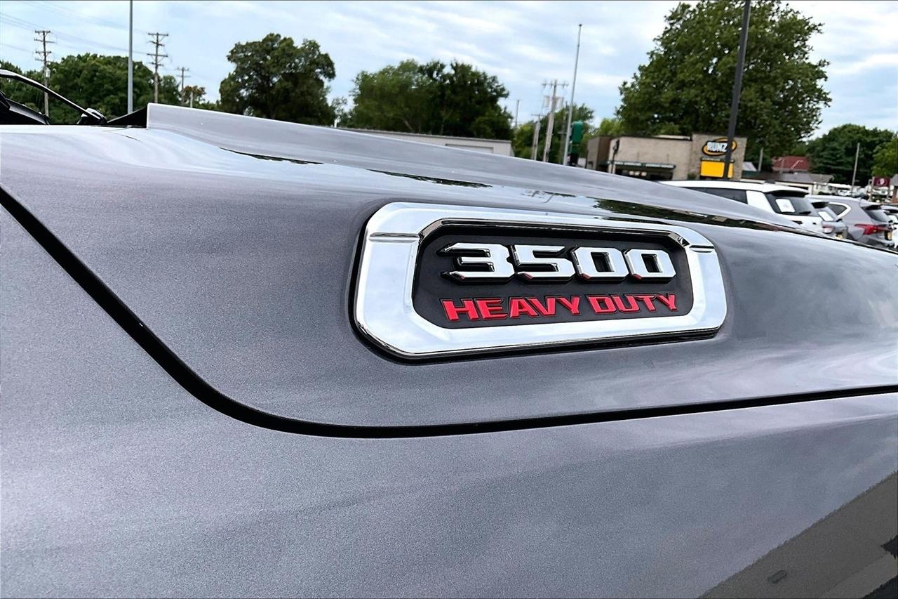 RAM 3500 Limited 4x4 Crew Cab 6'4" Box 2019