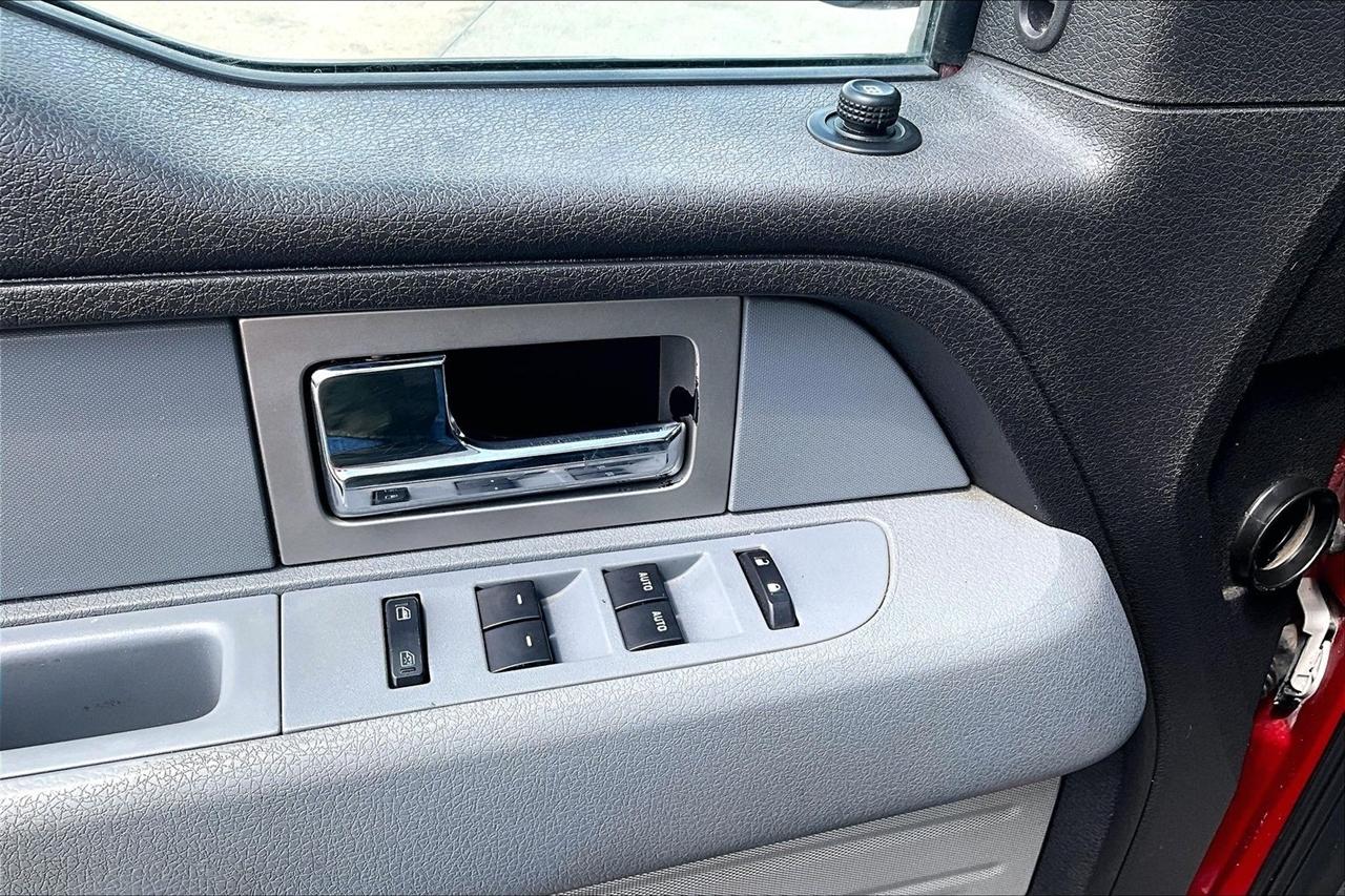 Ford F-150 4WD SuperCab 145" Lariat 2011