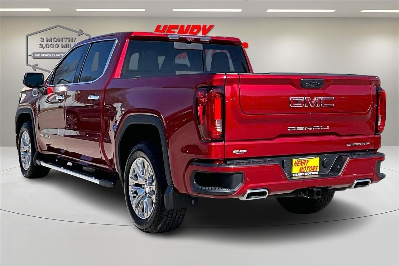 GMC Sierra 1500 4WD Crew Cab 147" Denali 2023