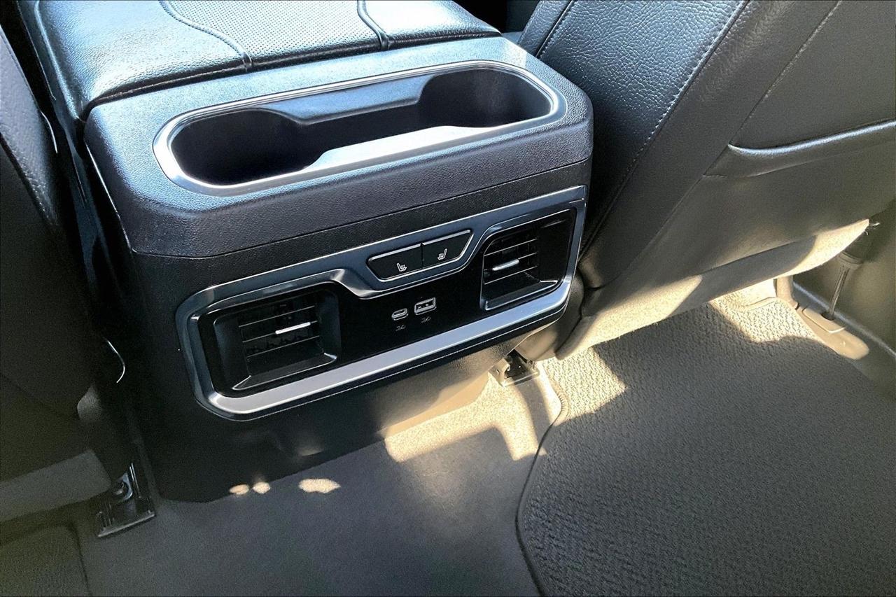 GMC Sierra 1500 4WD Crew Cab 147" Denali 2023