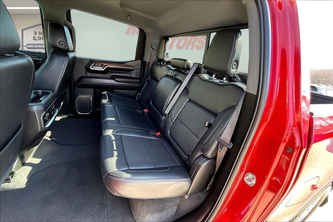 GMC Sierra 1500 4WD Crew Cab 147" Denali 2023
