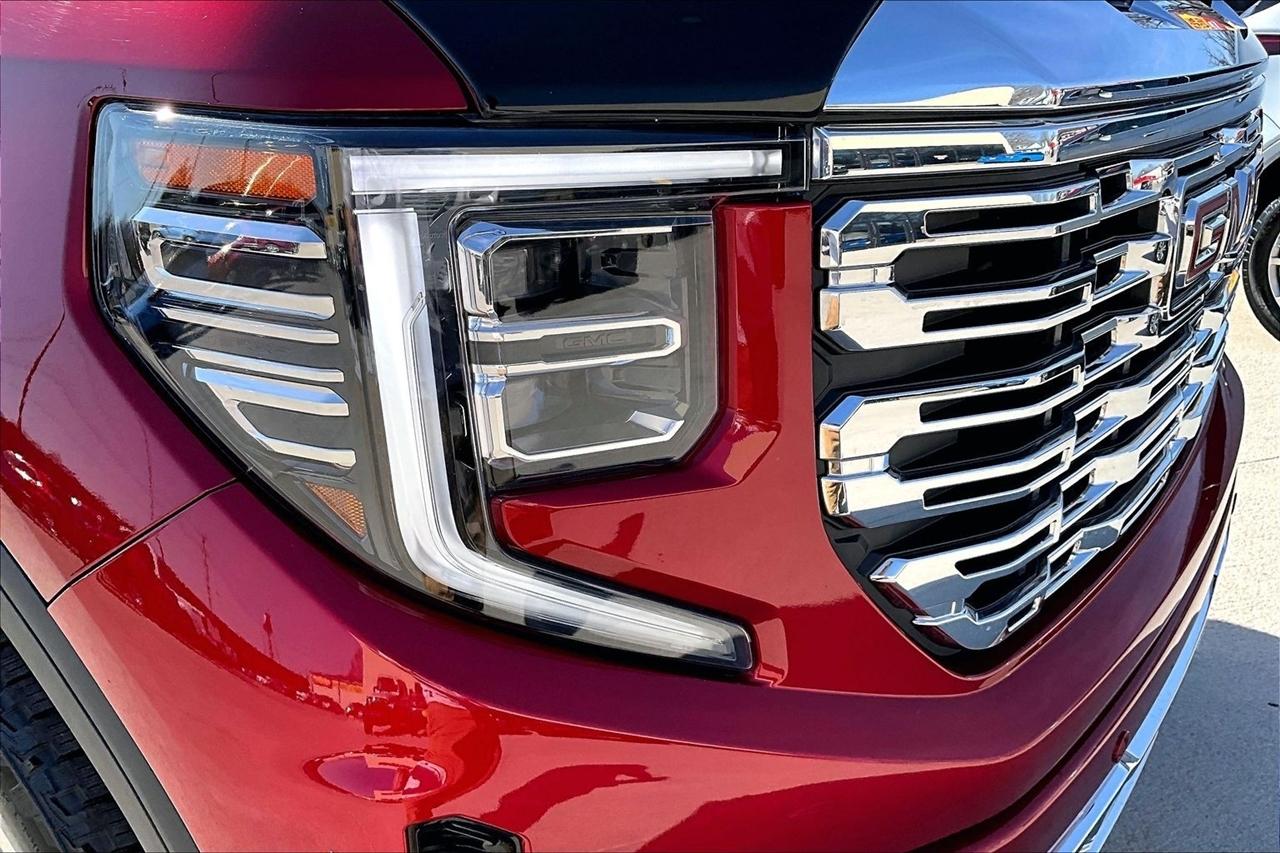 GMC Sierra 1500 4WD Crew Cab 147" Denali 2023