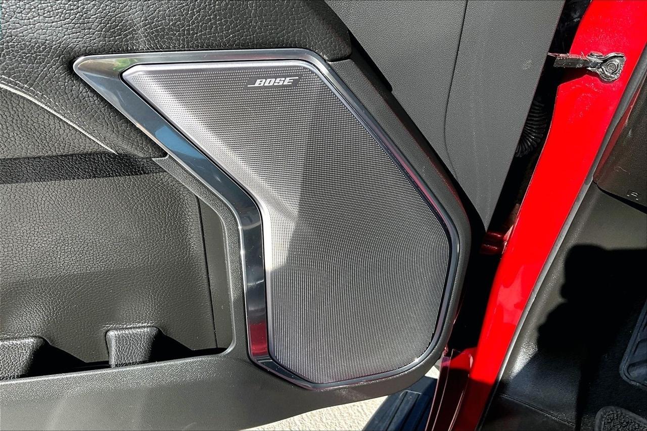 GMC Sierra 1500 4WD Crew Cab 147" Denali 2023