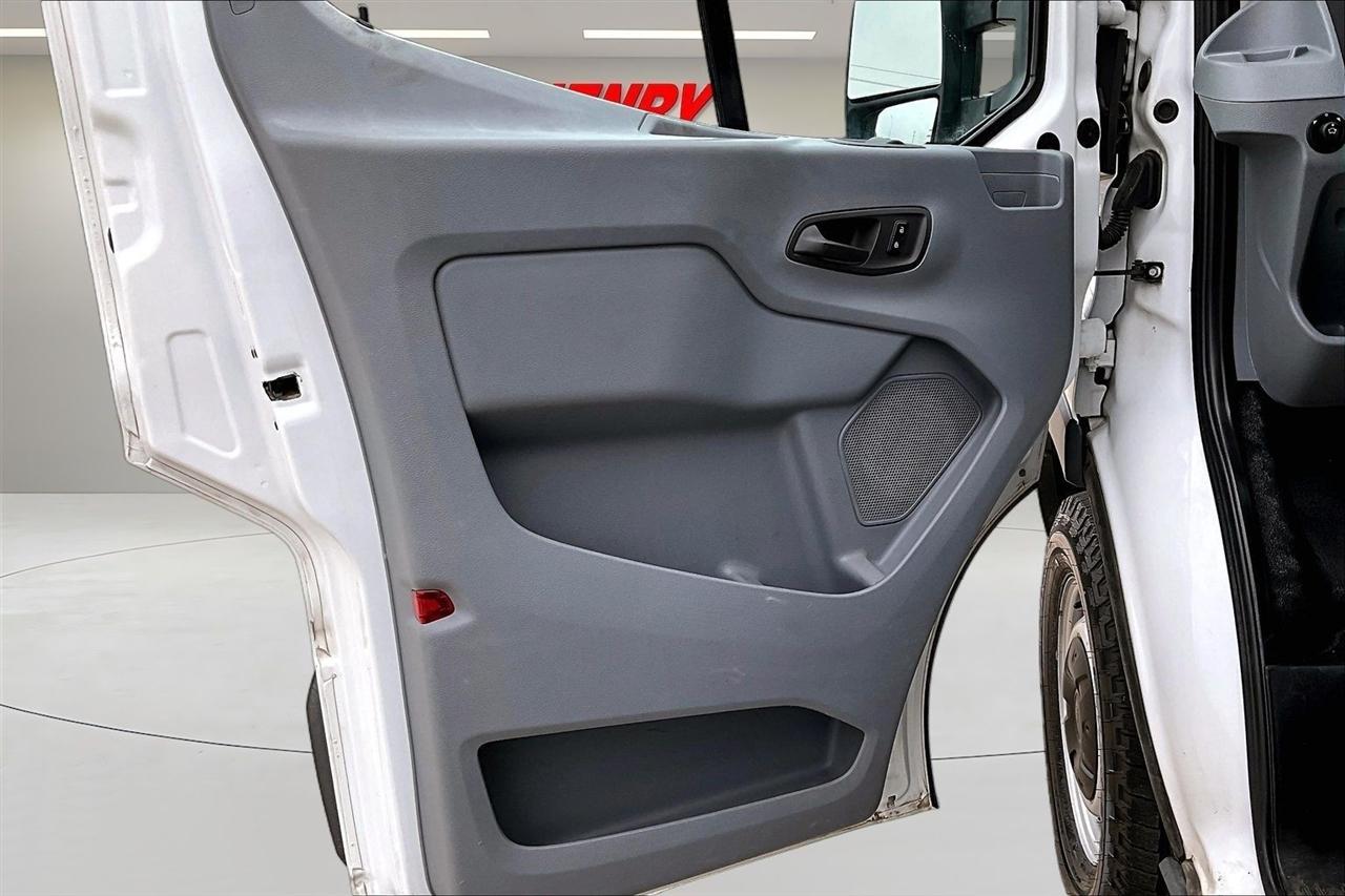 Ford Transit Cargo Van T-250 148" Low Rf 9000 GVWR Swing-Out RH Dr 2015