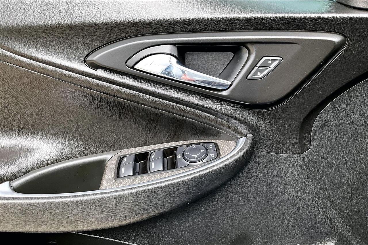 Chevrolet Malibu 4dr Sdn LT 2021
