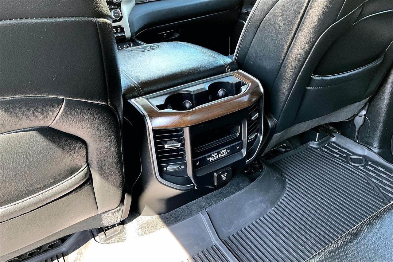 RAM 1500 Laramie 4x4 Crew Cab 5'7" Box 2022