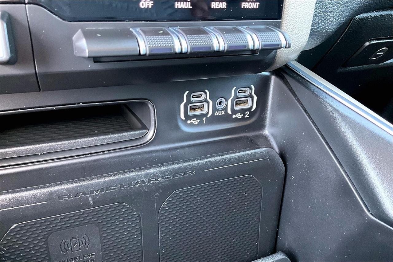 RAM 1500 Laramie 4x4 Crew Cab 5'7" Box 2022