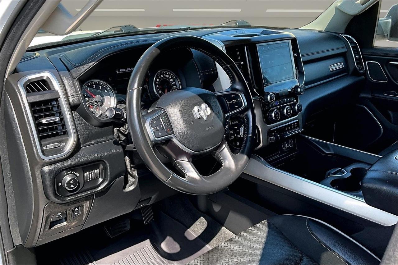 RAM 1500 Laramie 4x4 Crew Cab 5'7" Box 2022