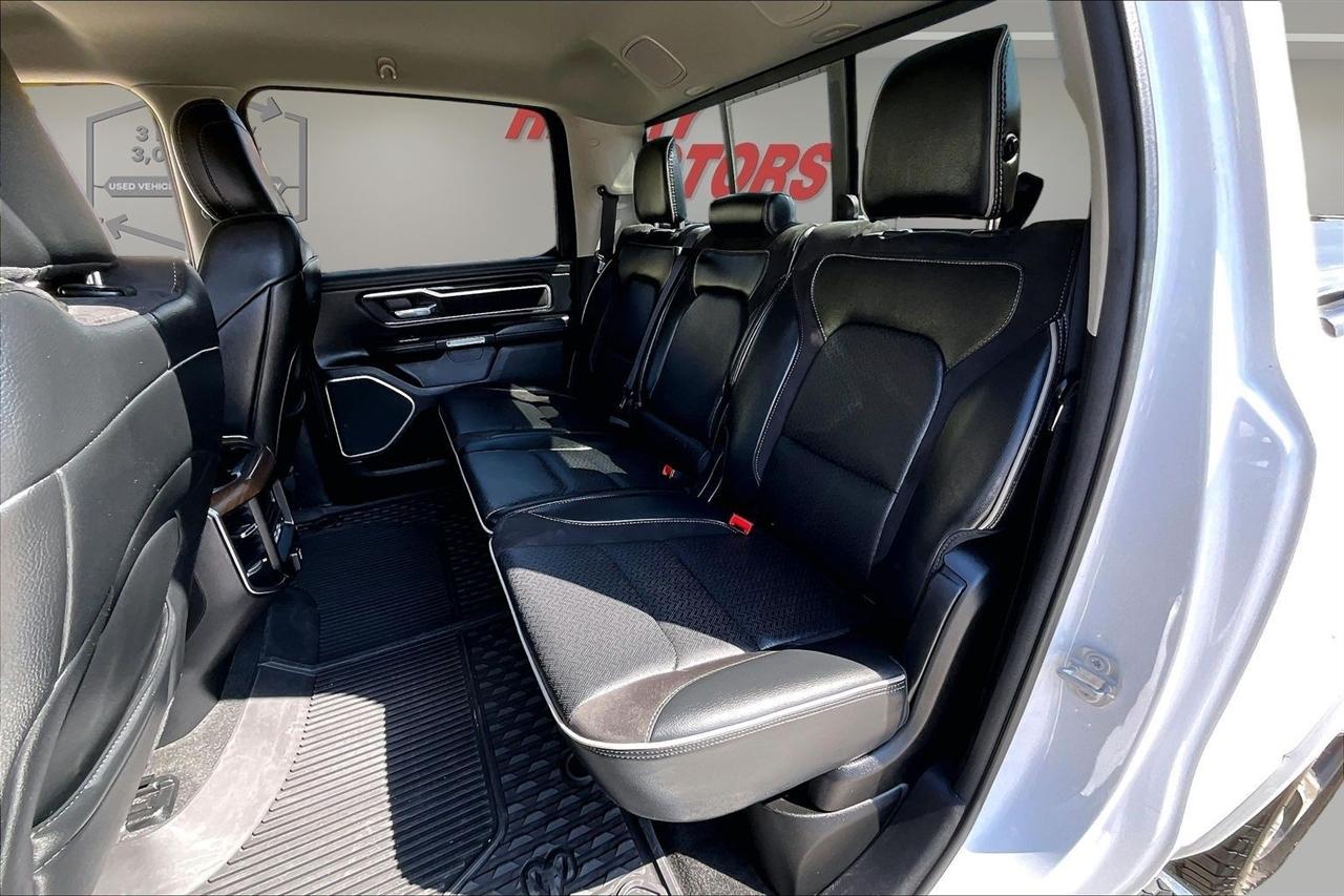 RAM 1500 Laramie 4x4 Crew Cab 5'7" Box 2022