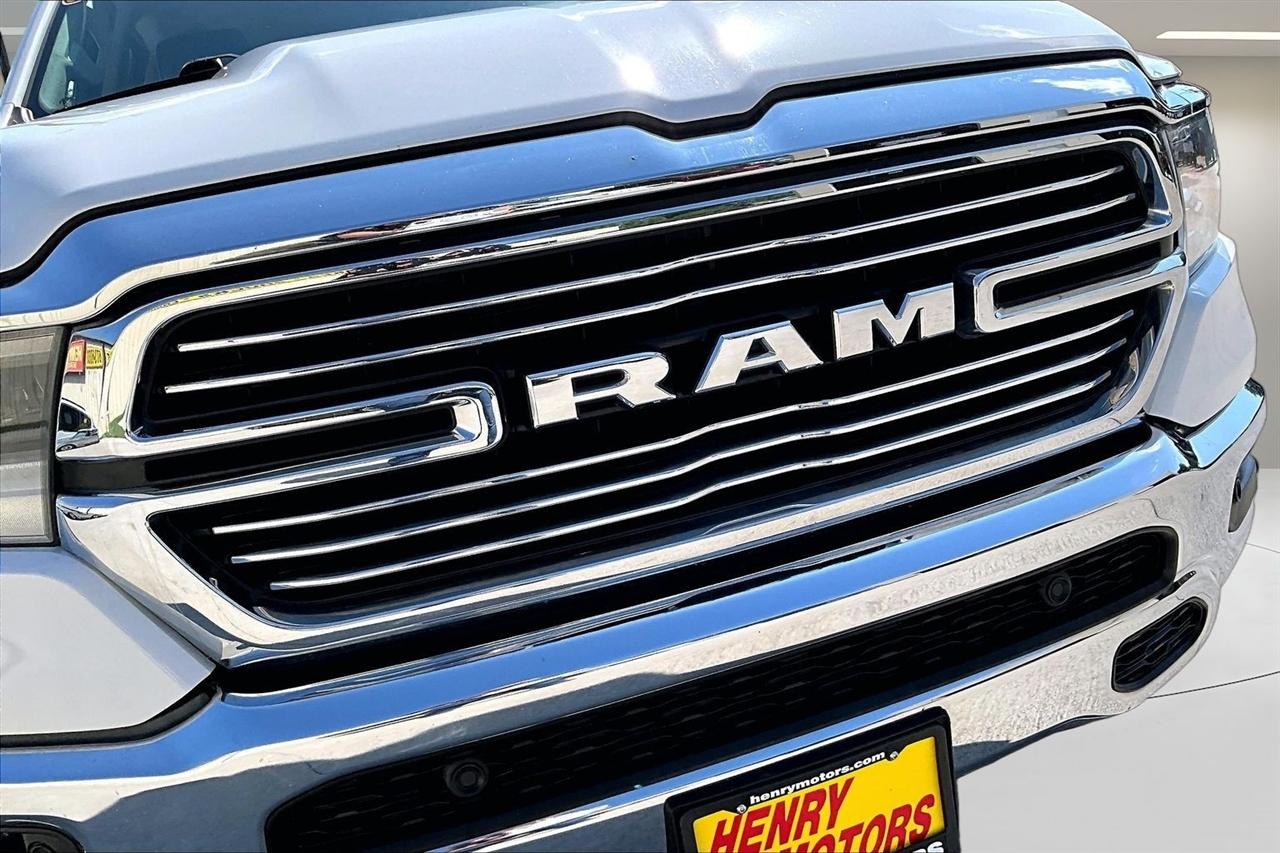 RAM 1500 Laramie 4x4 Crew Cab 5'7" Box 2022