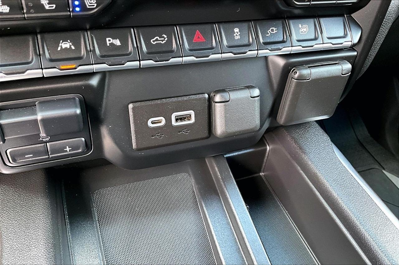 Chevrolet Silverado 1500 4WD Crew Cab 147" High Country 2022