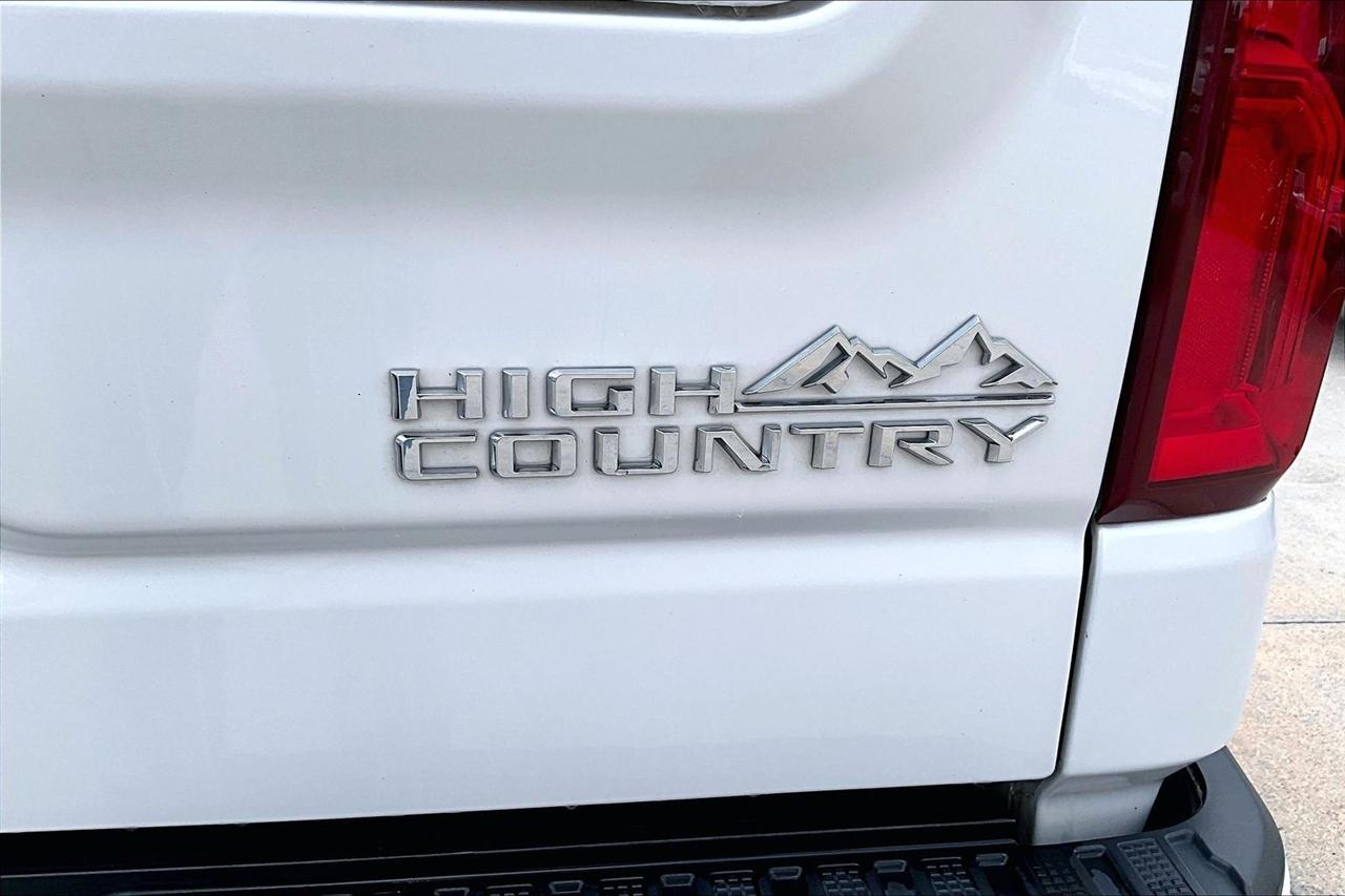 Chevrolet Silverado 1500 4WD Crew Cab 147" High Country 2022
