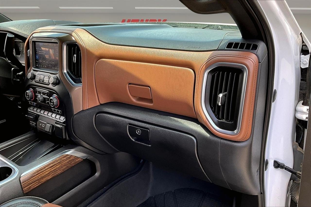 Chevrolet Silverado 1500 4WD Crew Cab 147" High Country 2022