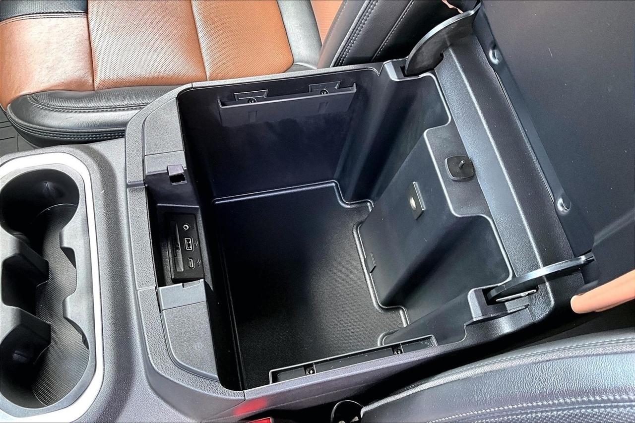 Chevrolet Silverado 1500 4WD Crew Cab 147" High Country 2022