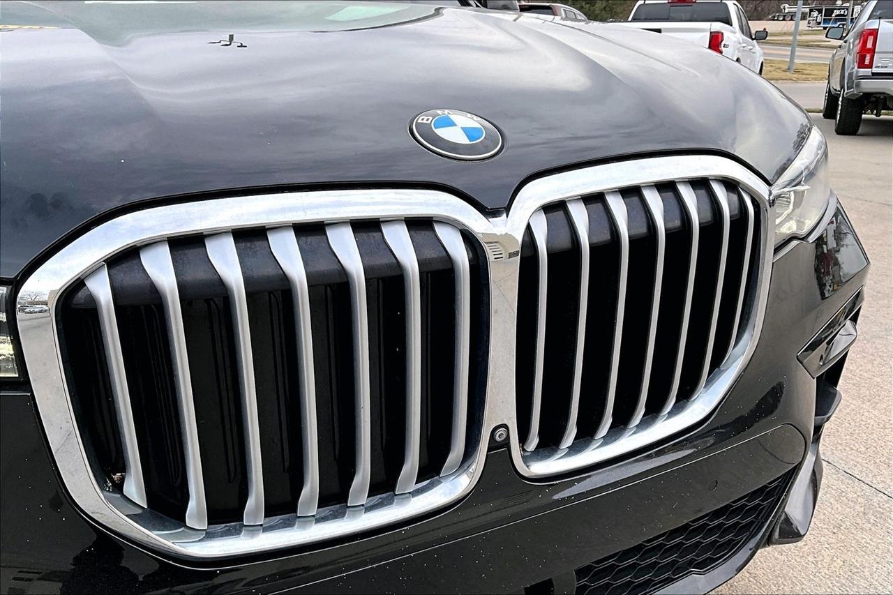 BMW X7 xDrive50i Sports Activity Vehicle 2019