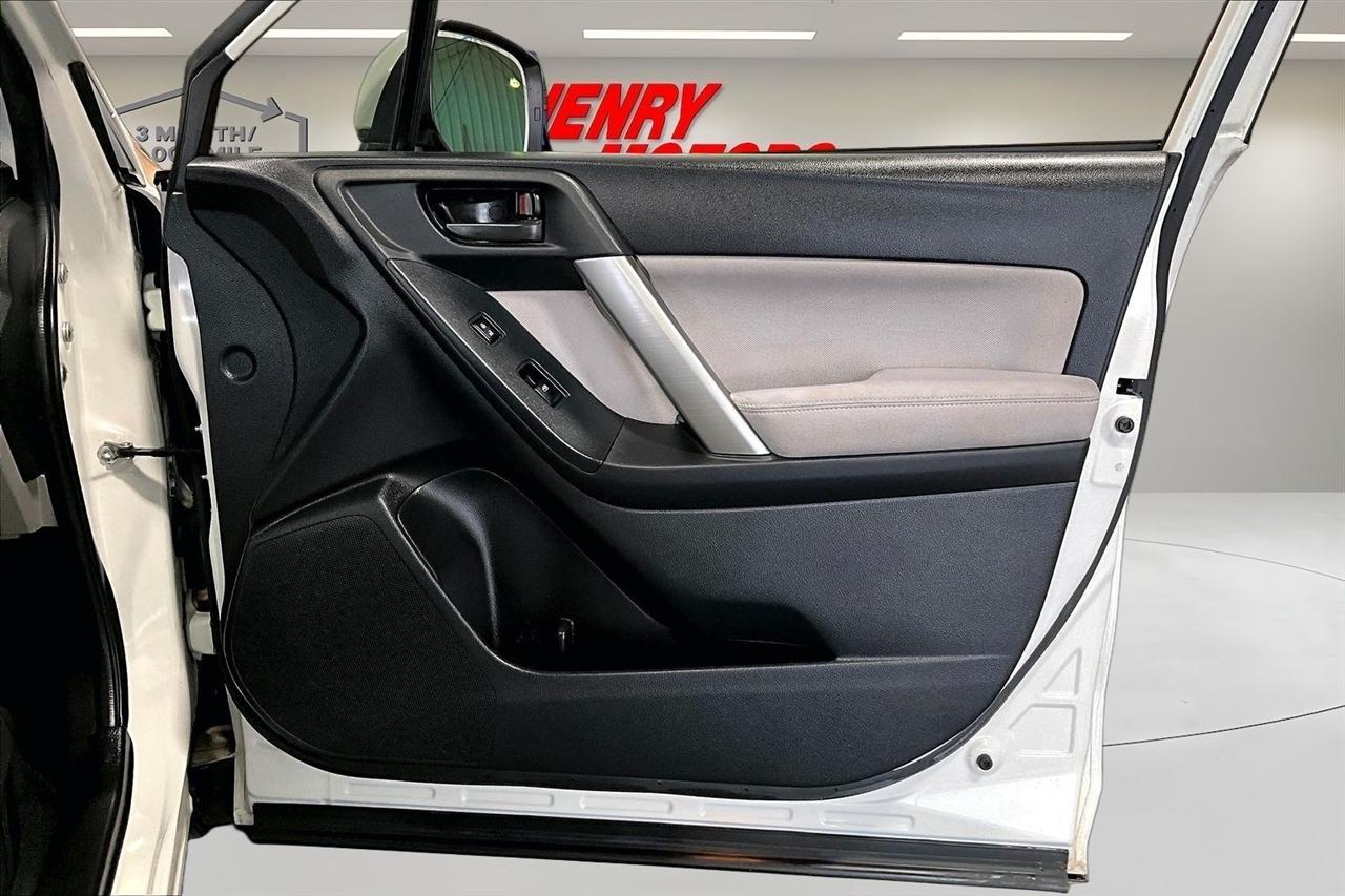 Subaru Forester 4dr CVT 2.5i Premium PZEV 2015
