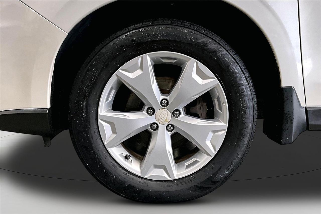 Subaru Forester 4dr CVT 2.5i Premium PZEV 2015