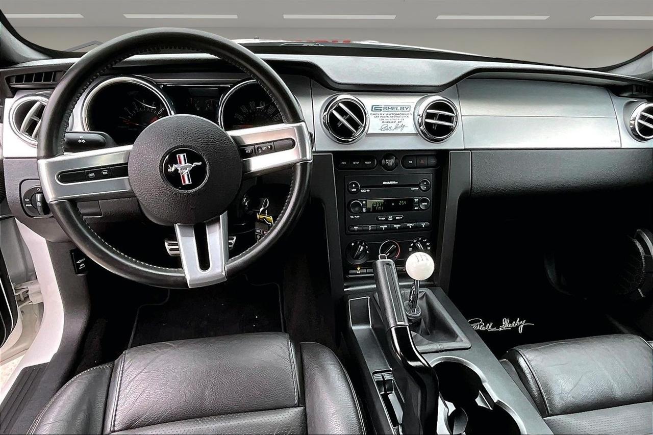 Ford Mustang 2dr Cpe GT Deluxe 2007