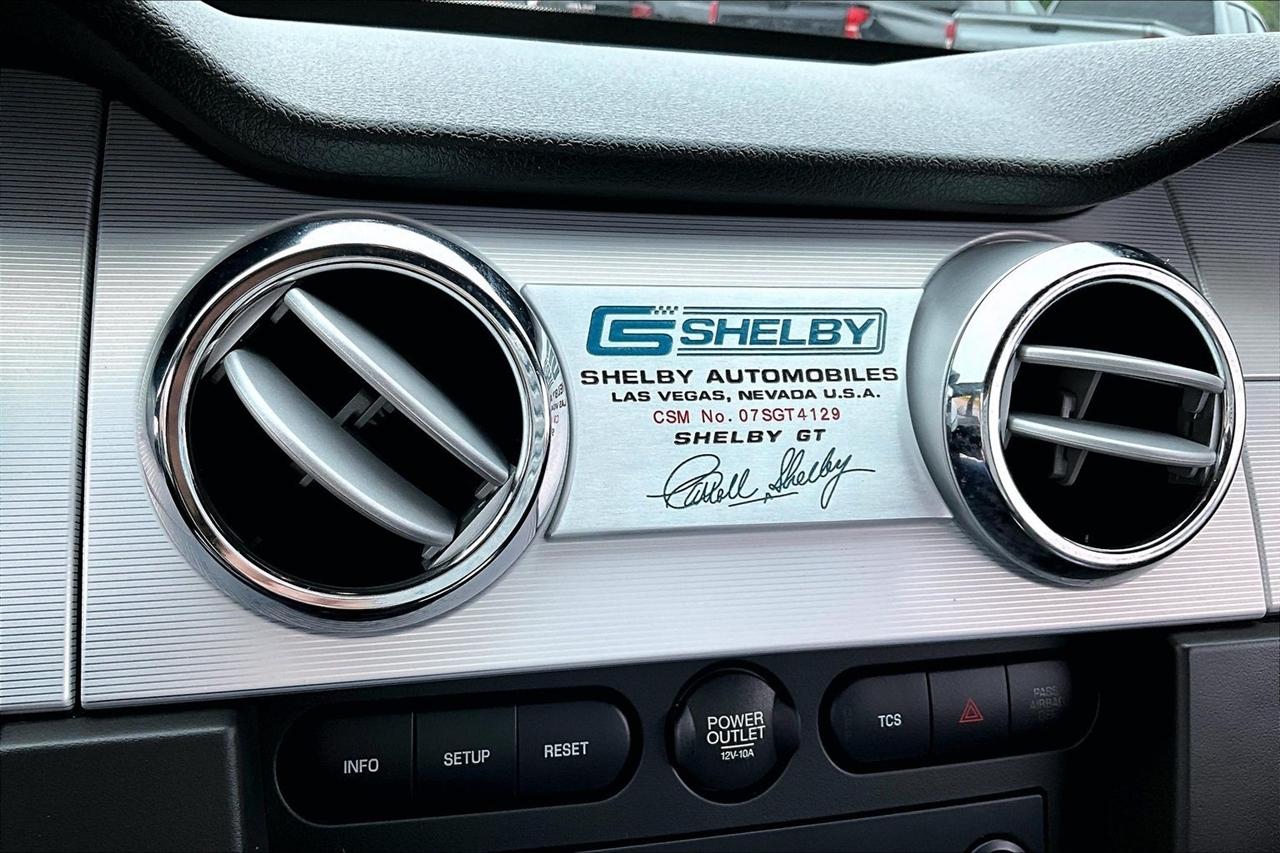 Ford Mustang 2dr Cpe GT Deluxe 2007