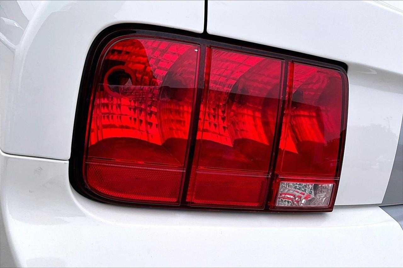 Ford Mustang 2dr Cpe GT Deluxe 2007