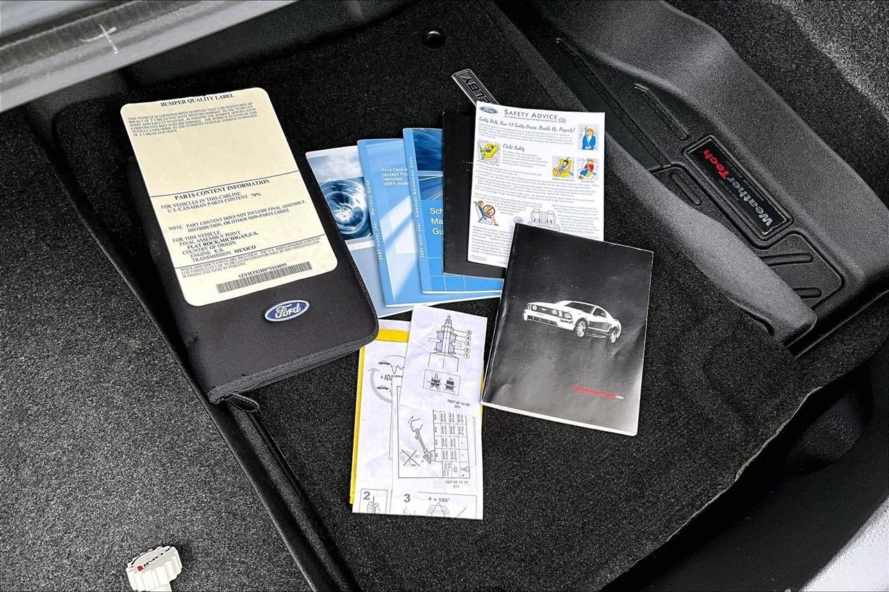 Ford Mustang 2dr Cpe GT Deluxe 2007