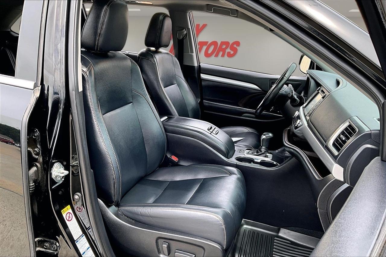 Toyota Highlander XLE AWD V6 2019