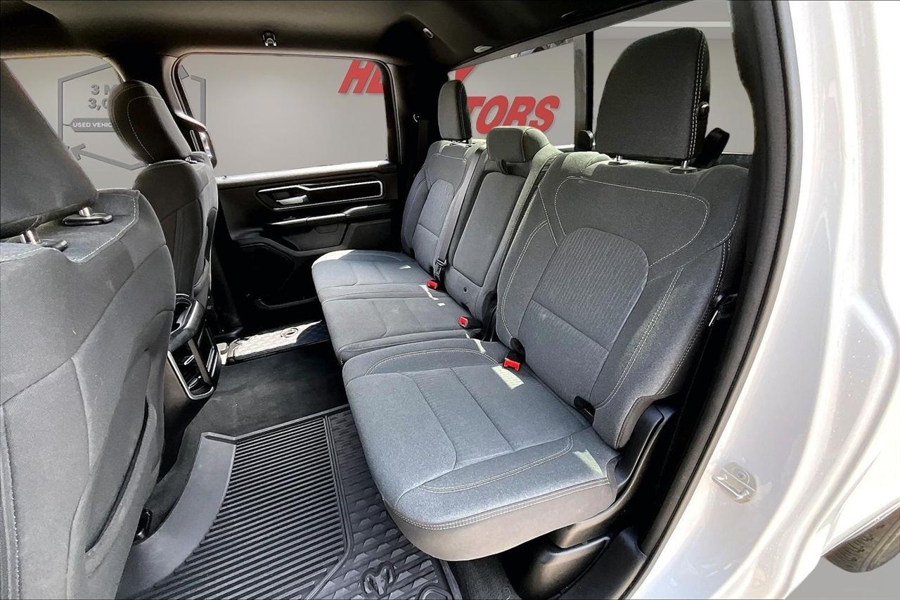 RAM 1500 Big Horn 4x4 Crew Cab 6'4" Box 2023