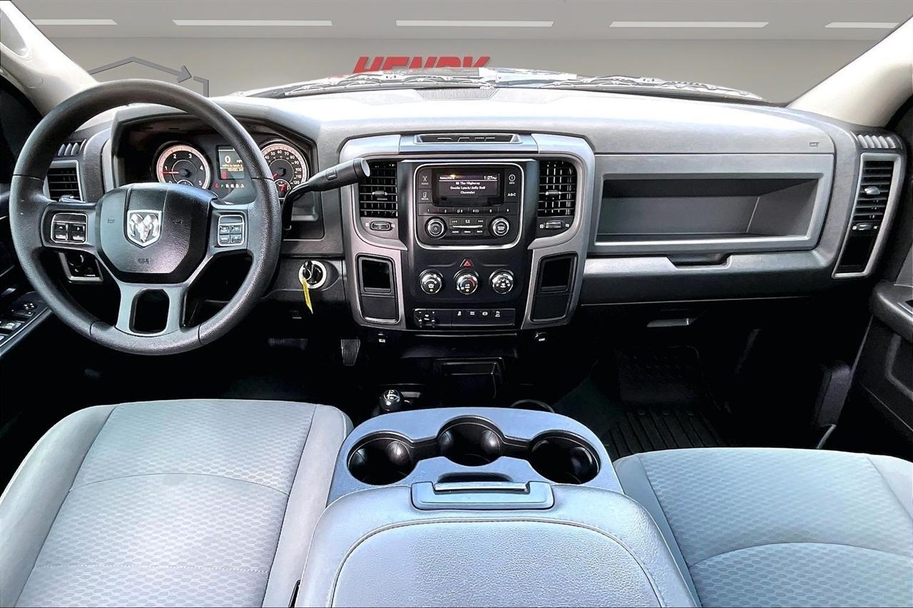 RAM 3500 Tradesman 4x4 Crew Cab 8' Box 2018
