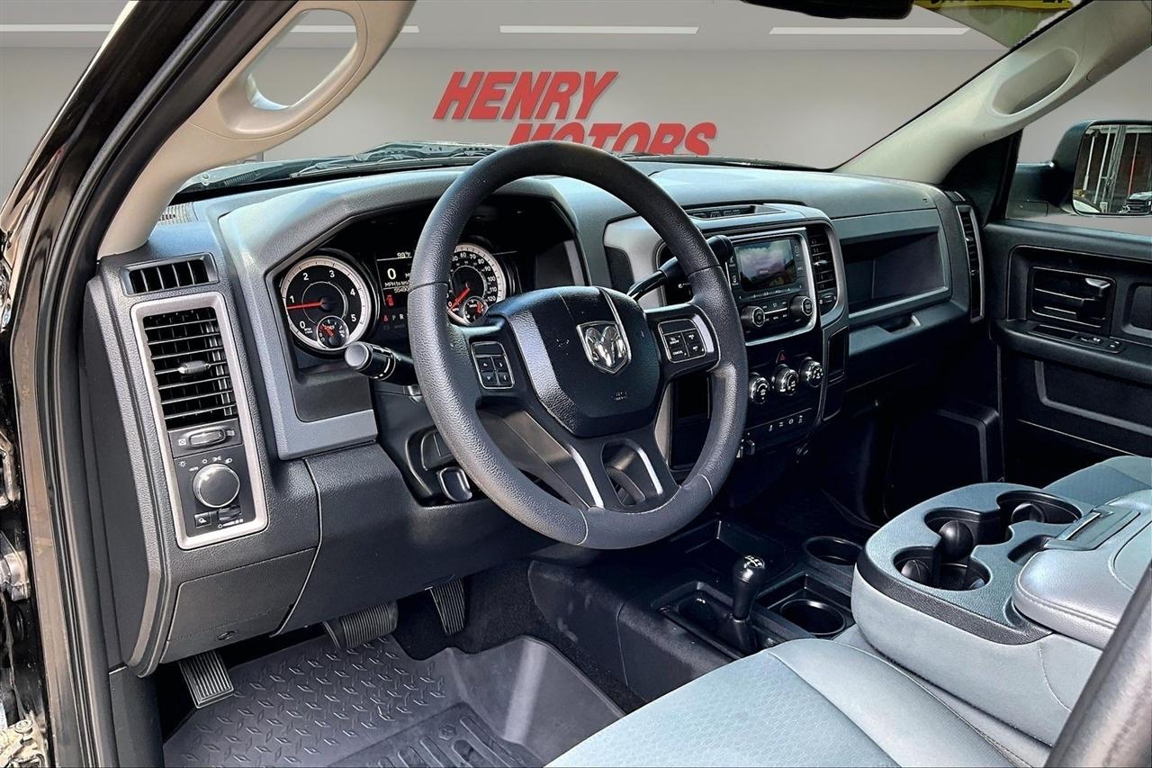 RAM 3500 Tradesman 4x4 Crew Cab 8' Box 2018