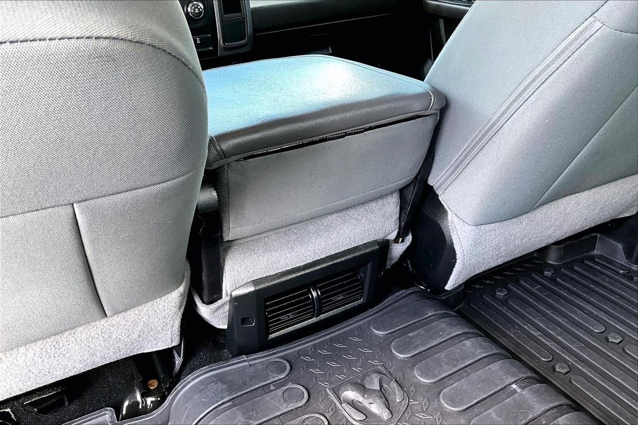 RAM 3500 Tradesman 4x4 Crew Cab 8' Box 2018