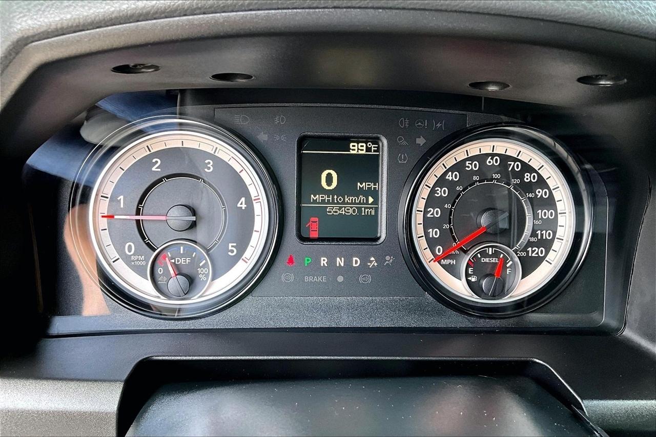 RAM 3500 Tradesman 4x4 Crew Cab 8' Box 2018