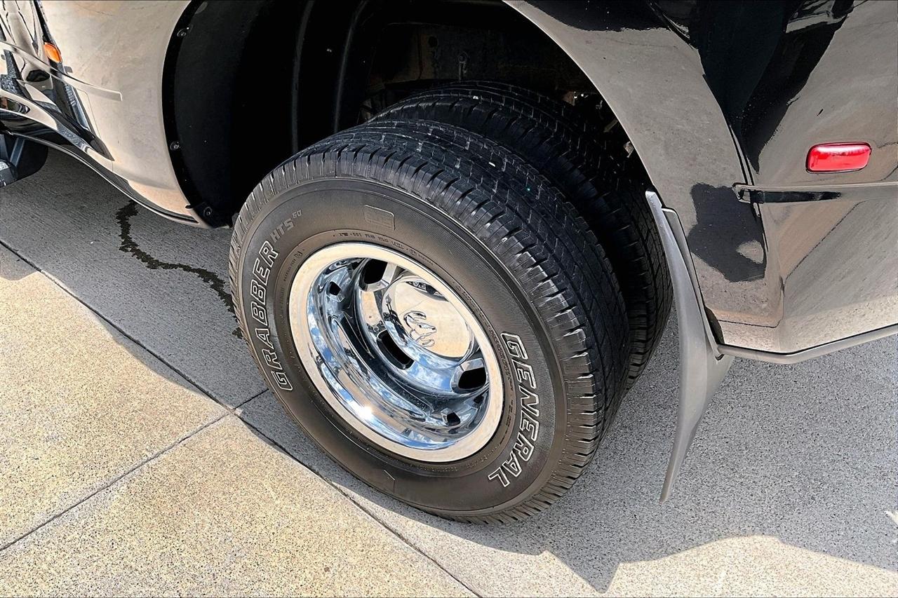 RAM 3500 Tradesman 4x4 Crew Cab 8' Box 2018
