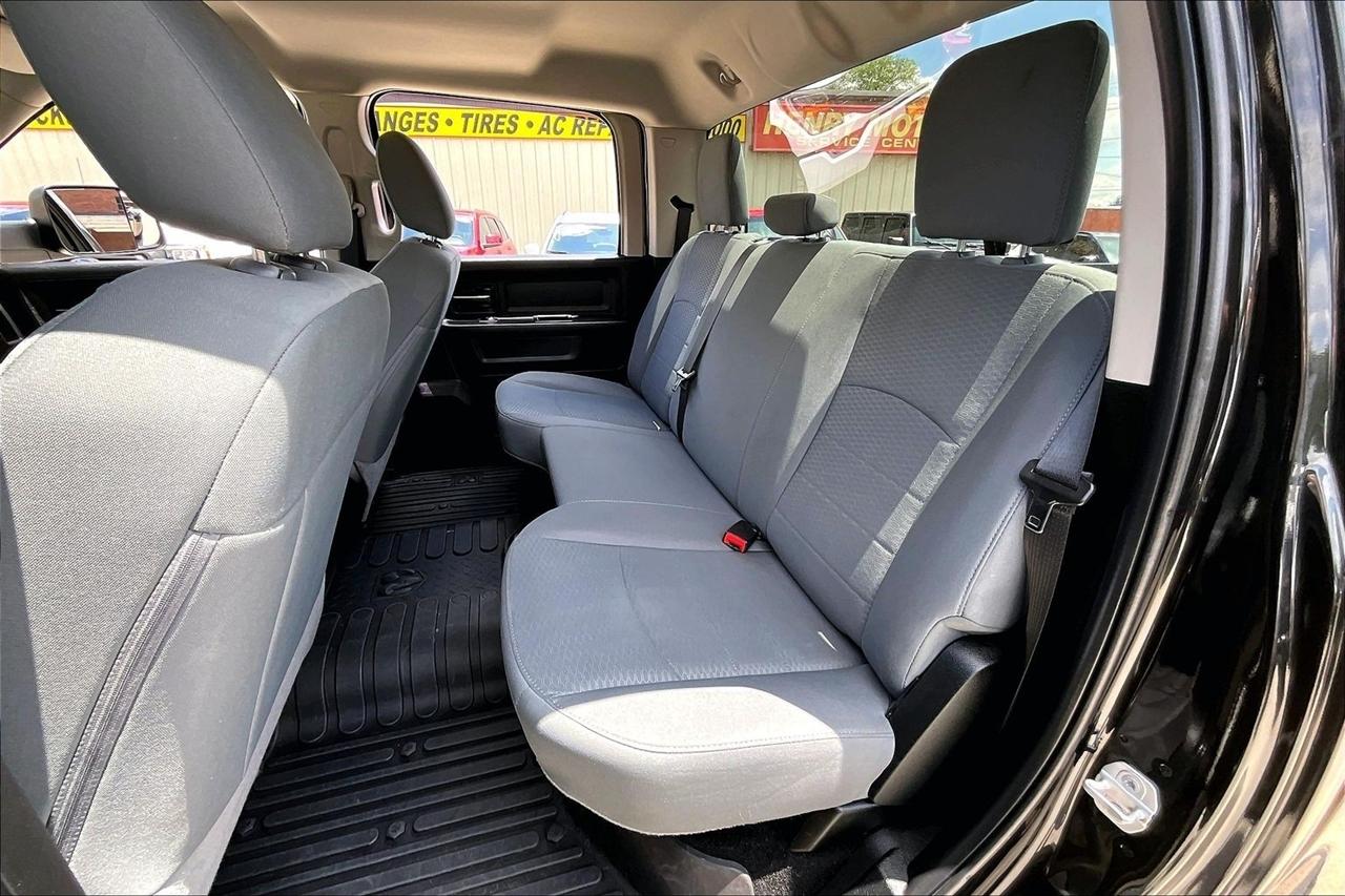 RAM 3500 Tradesman 4x4 Crew Cab 8' Box 2018