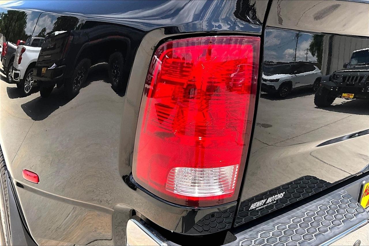 RAM 3500 Tradesman 4x4 Crew Cab 8' Box 2018