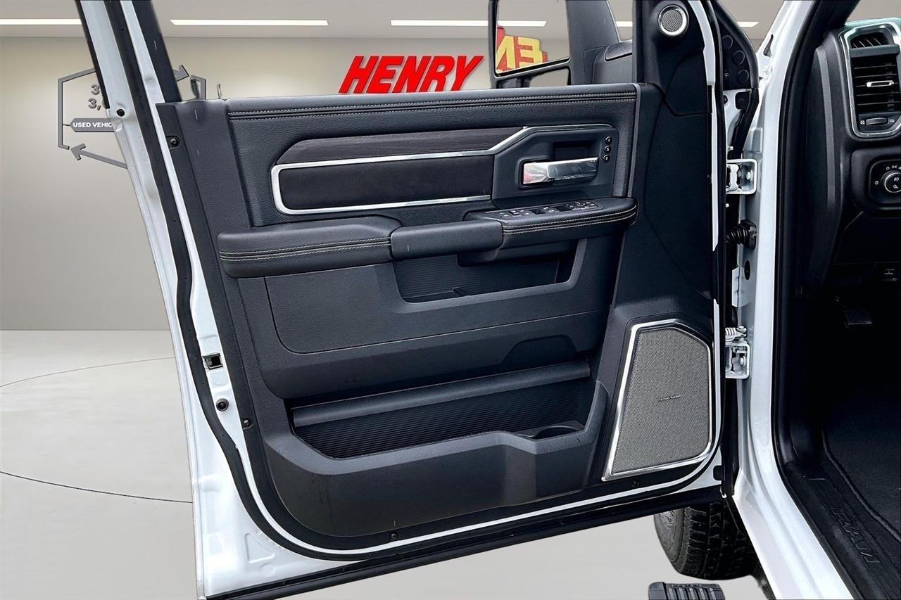 RAM 3500 Laramie 4x4 Mega Cab 6'4" Box 2026