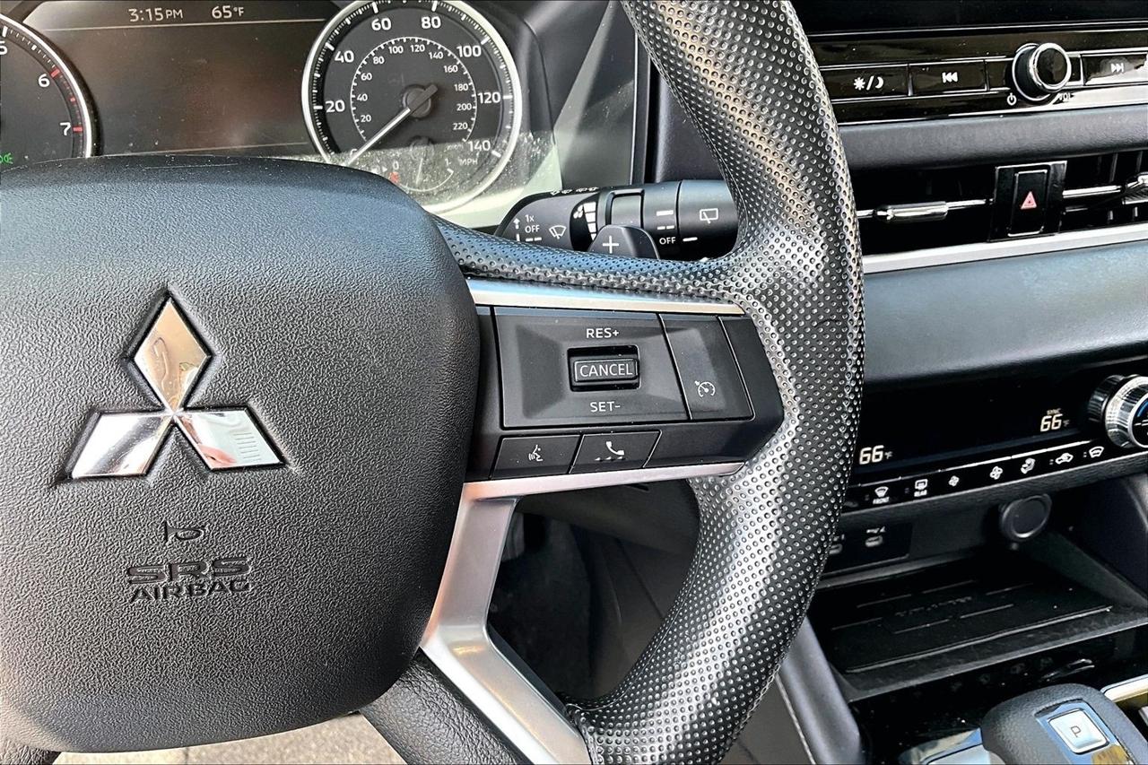 Mitsubishi Outlander ES S-AWC 2025