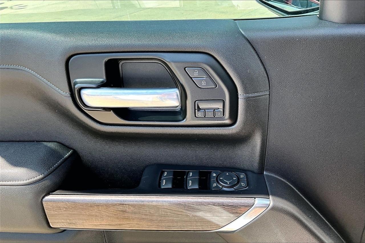 Chevrolet Silverado 1500 4WD Crew Cab 147" LTZ 2021