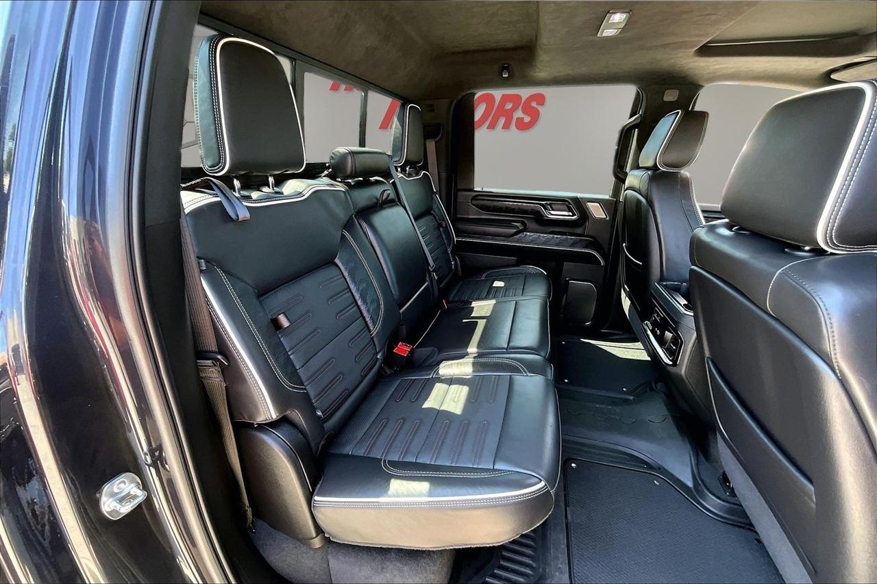 GMC Sierra 2500HD 4WD Crew Cab 159" AT4X 2025