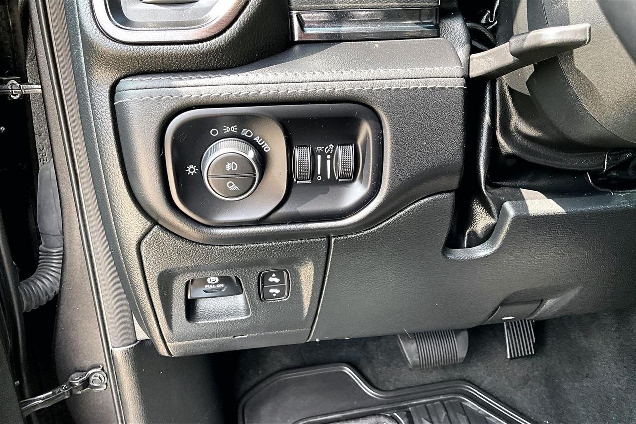 RAM 1500 Limited 4x4 Crew Cab 5'7" Box 2023