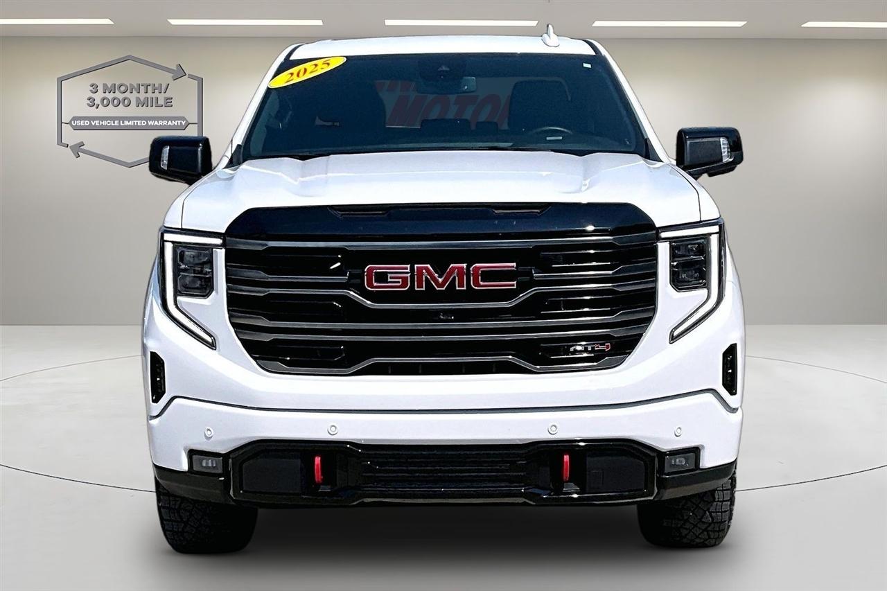 GMC Sierra 1500 4WD Crew Cab 147" AT4 2025