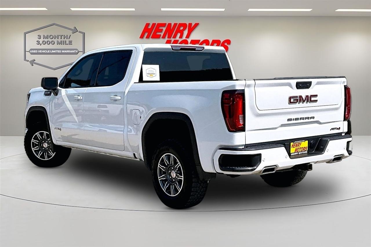 GMC Sierra 1500 4WD Crew Cab 147" AT4 2025