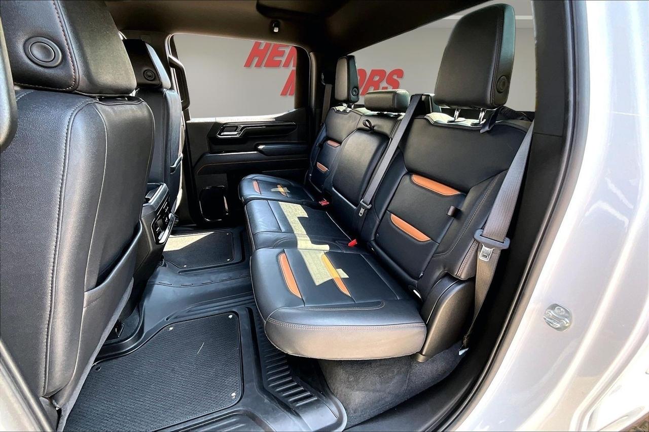 GMC Sierra 1500 4WD Crew Cab 147" AT4 2025